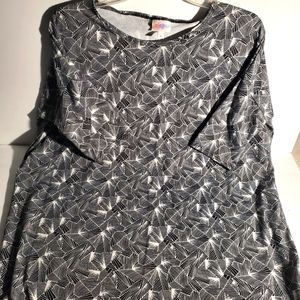 Lularoe Small "Irma" Top